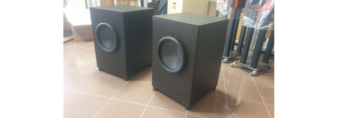 Subwoofer con DAYTON Ultimax UM12 in closed box